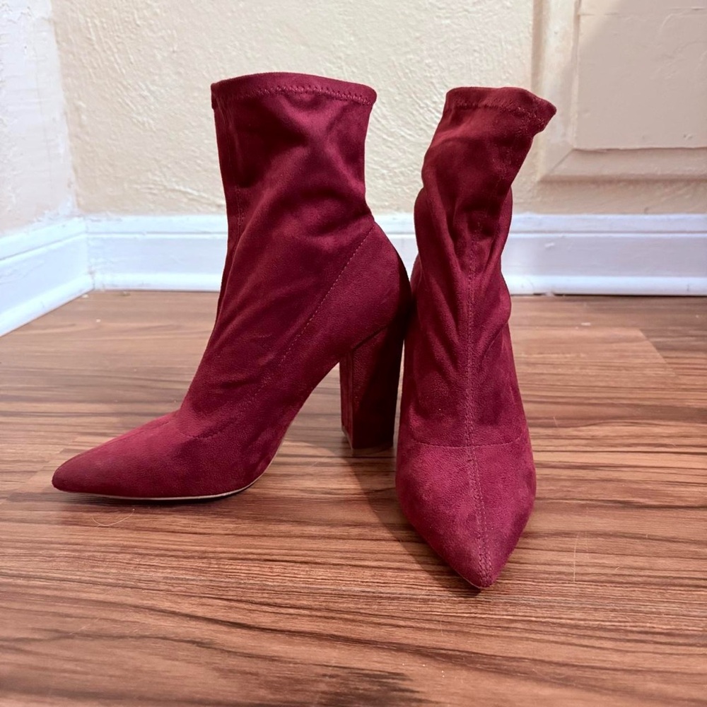 Elegant Burgundy Women's Boots